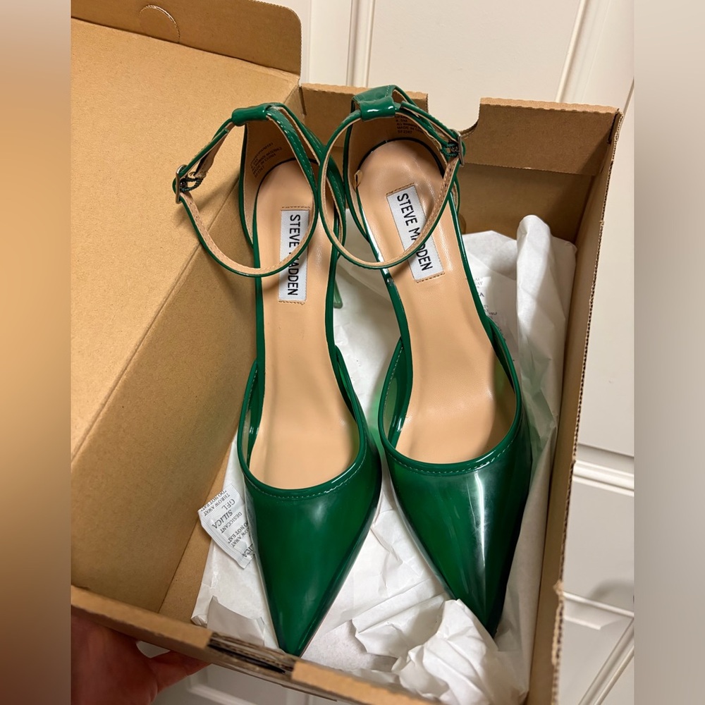 Steve Madden Alessi Opar pointed-toe ankle strap pumps heels green NWOB